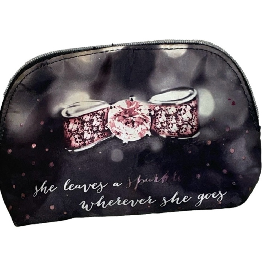 Bath and Body Works G little cosmetic bag good for beauty, tools/accessories